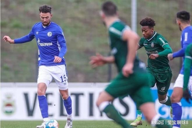 塞尔维亚与 塞尔维亚与